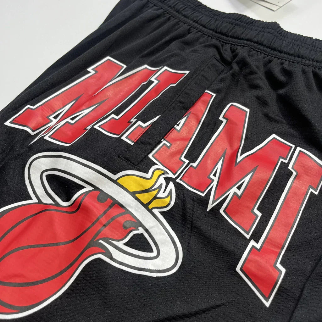 Shorts NBA Miami Heat 23/24 Casual - Vermelho - Branco - Preto