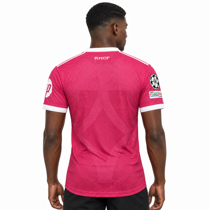 Camisa Real Madrid Third 26/27 Jogador Masculina Com Patchs – Rosa — modelo de costas