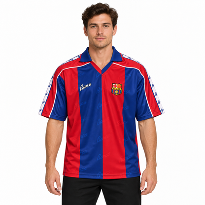 Camisa Barcelona Home 1992/95 Retrô Masculina Camisa 10 - Azul e Vermelha — modelo de frente