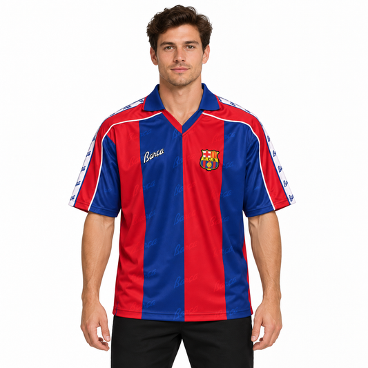 Camisa Barcelona Home 1992/95 Retrô Masculina Camisa 10 - Azul e Vermelha — modelo de frente