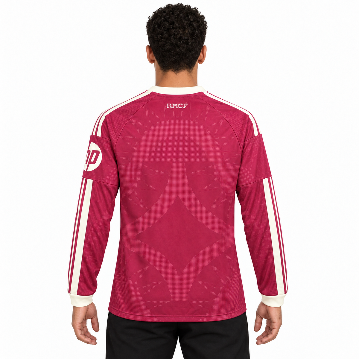 Camisa Real Madrid Third 26/27 Torcedor Masculina Manga Longa - Rosa — modelo de costas