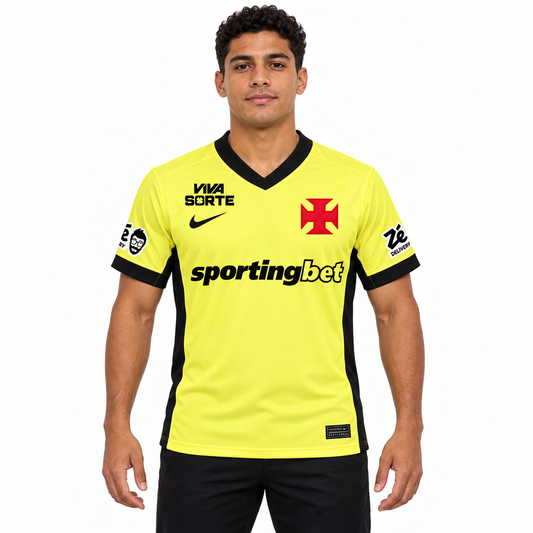 Camisa Vasco Third 26/27 Torcedor Masculina Com Patrocínios - Amarela — modelo de frente