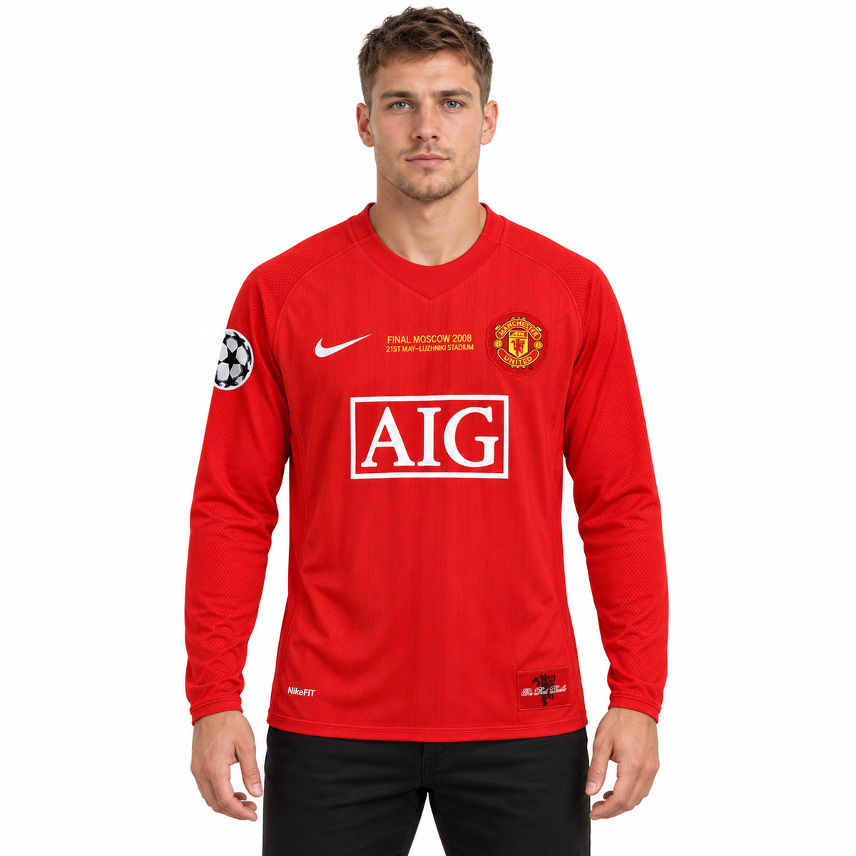 Camisa Manchester United 2007/08 manga longa Final da Champions com patchs - frente no modelo