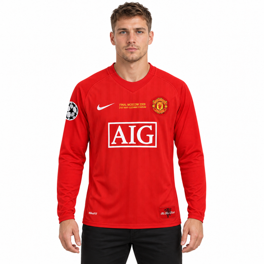 Camisa Manchester United 2007/08 manga longa Final da Champions com patchs - frente no modelo